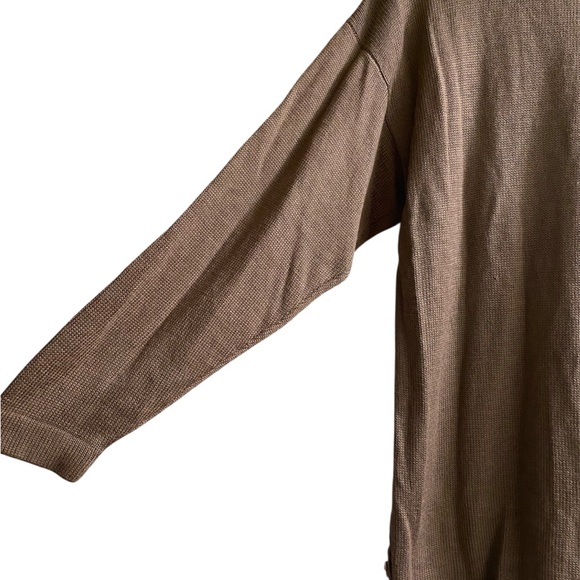 Brown Crochet Knit Top
W/Beading
*GUC
*worn once in the house
#N061 - Picture 6 of 11